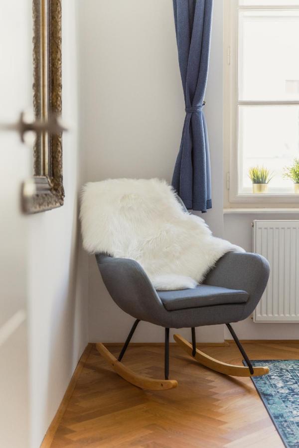 Top Location City Centre Condo In Historic Building With Free Garage Parking Ljubljana Eksteriør bilde