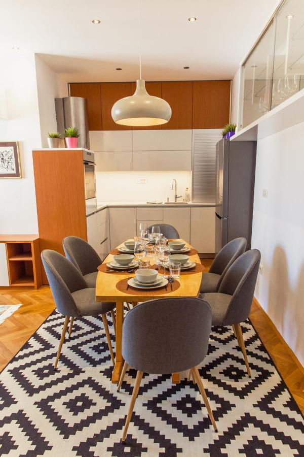 Top Location City Centre Condo In Historic Building With Free Garage Parking Ljubljana Eksteriør bilde